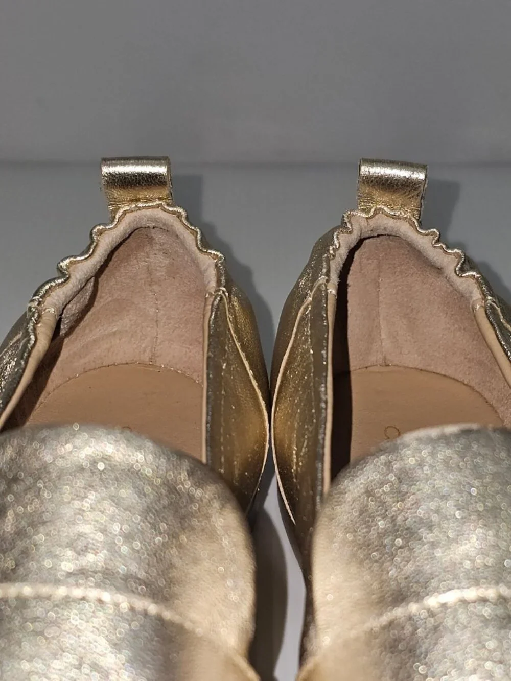 Andre Assous Cedar Featherweights Loafer Womens 10.5 Metallic Gold Leather Flats